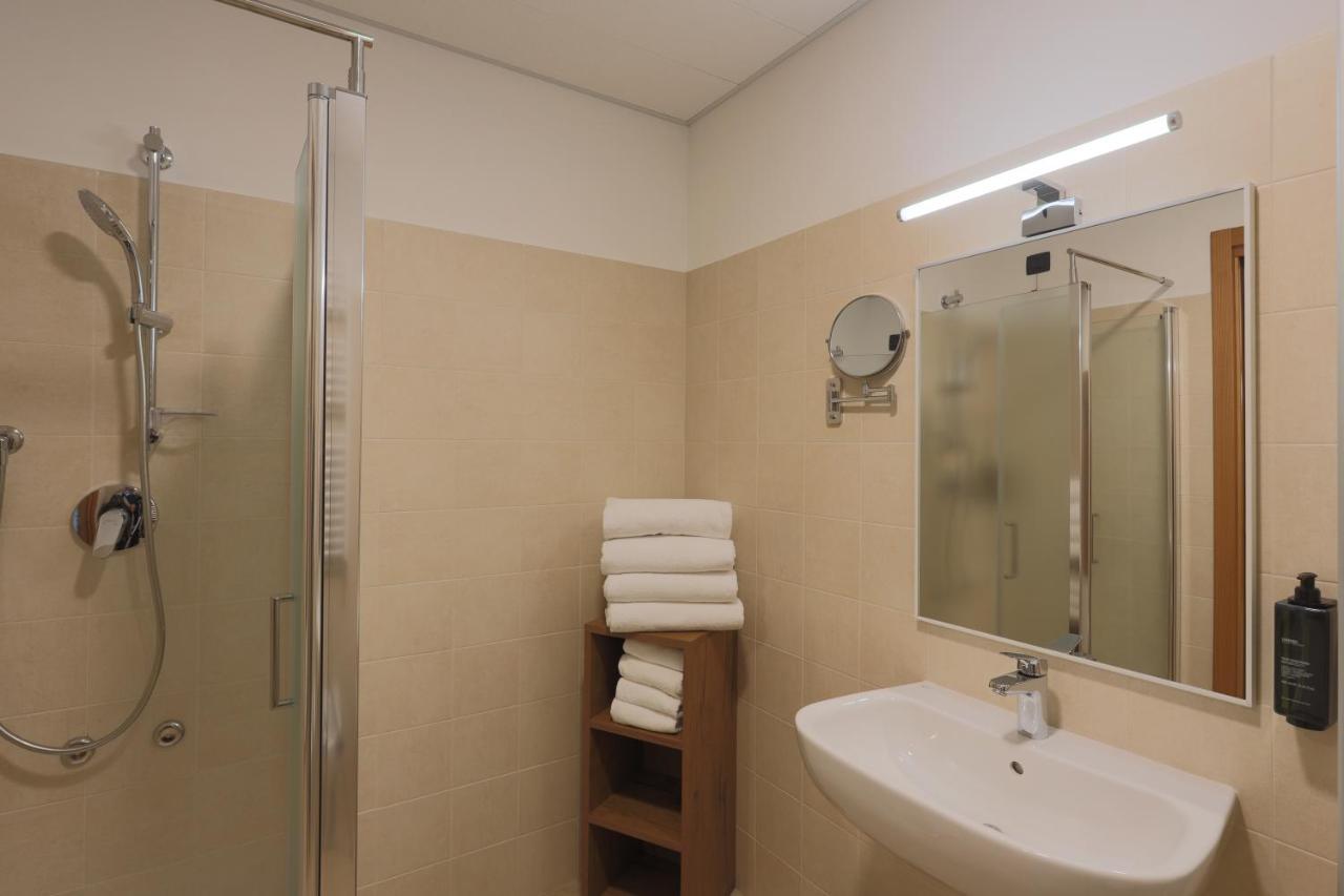 Corte Milano Rozzano Habitación foto